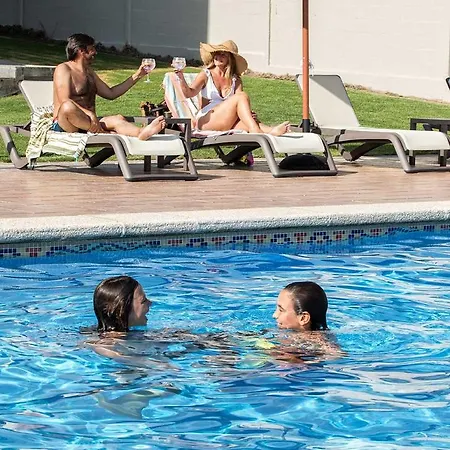 Dena Hotel 2*